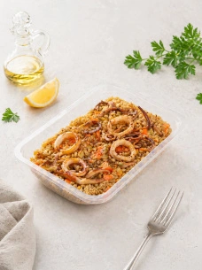 Плов из булгура с кальмаром